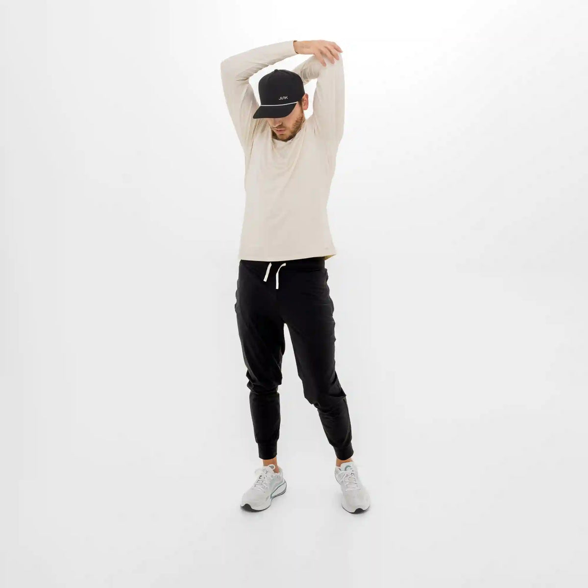 Men's Breakthrough Joggers: Obsidian